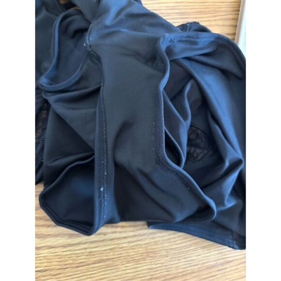 Victorias Secret Women's Swimsuit Side Cutout Mesh One-Piece Size Large - Picture 3 of 7